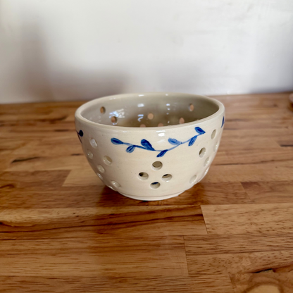 Blue leaf berry bowl