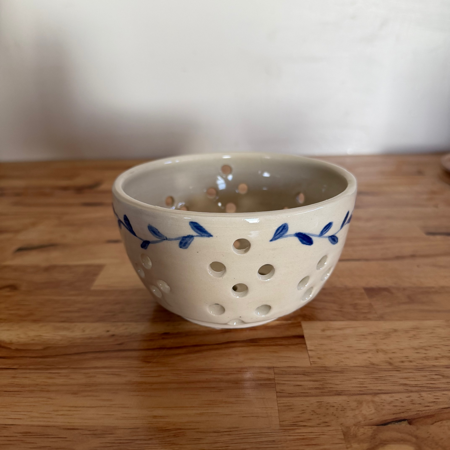 Blue leaf berry bowl