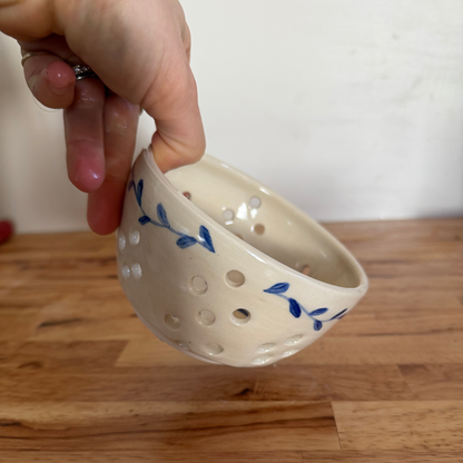 Blue leaf berry bowl