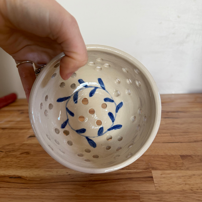Blue leaf berry bowl