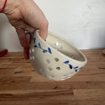 Blue leaf berry bowl