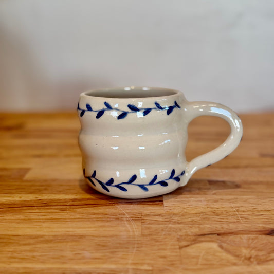 Blue leaf bubble mug