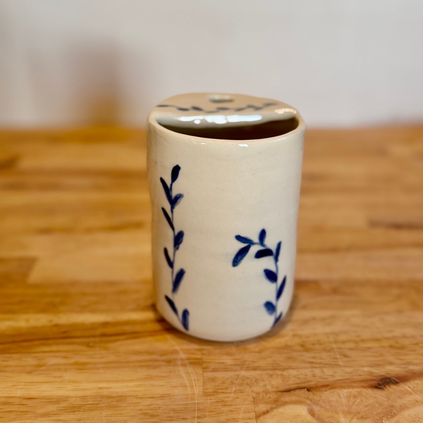 Blue leaf travel cup